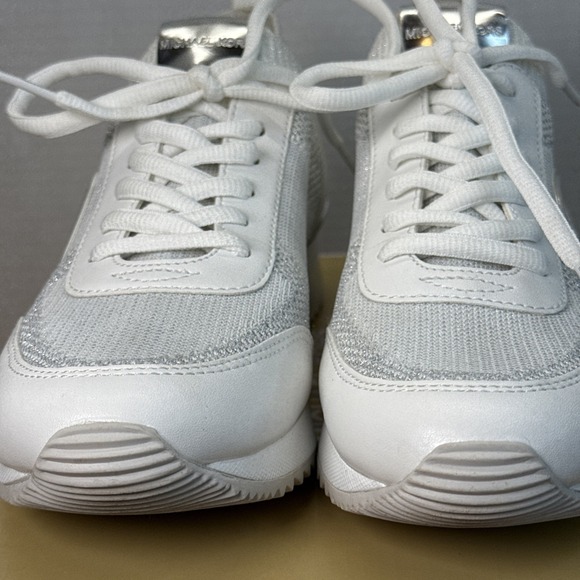 Michael Kors Women's Sneakers Size 8M Signature Logo Silver/white - Picture 4 of 12